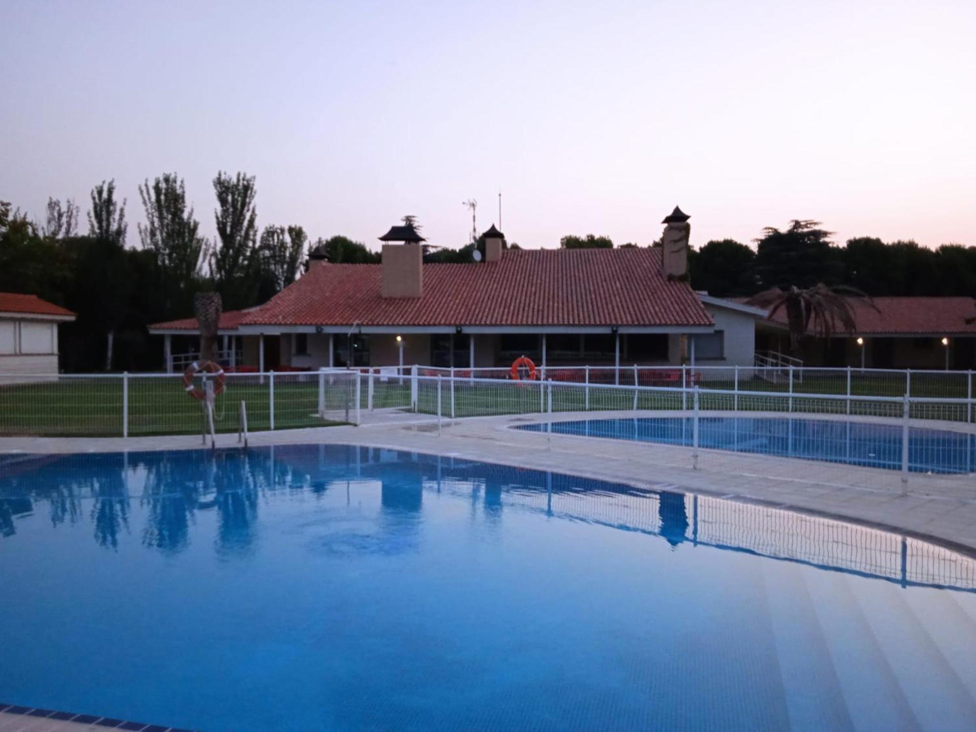 Auberge de jeunesse Albergue Zaragoza Camping *