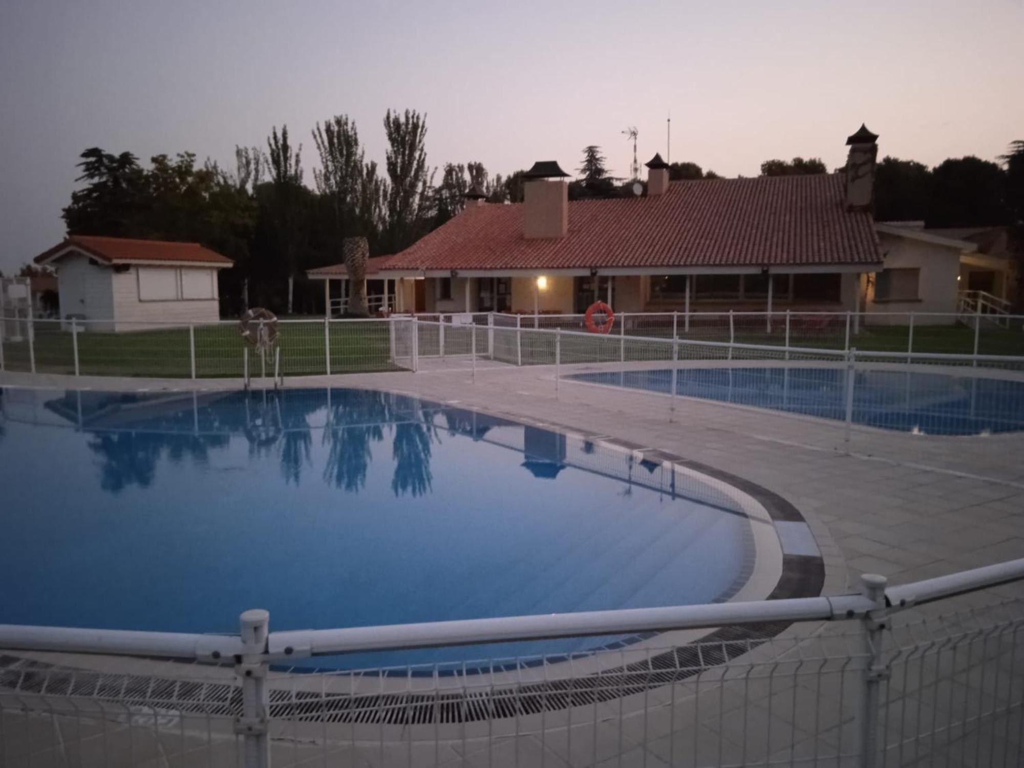 Albergue Zaragoza Camping Saragosse